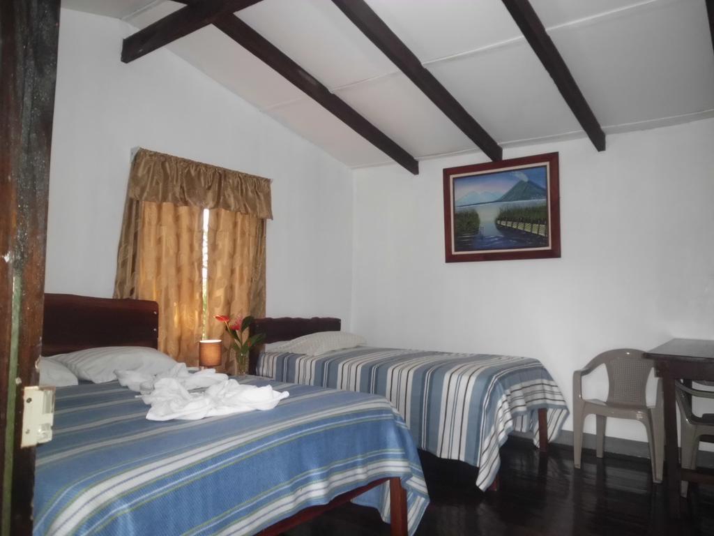 Nacientes Lodge Bijagua Ruang foto